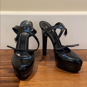 NWOT - Gucci Patent Leather Platform Heels